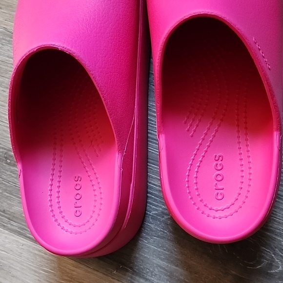 CROCS Vibrant Pink Slippers - Picture 3 of 15